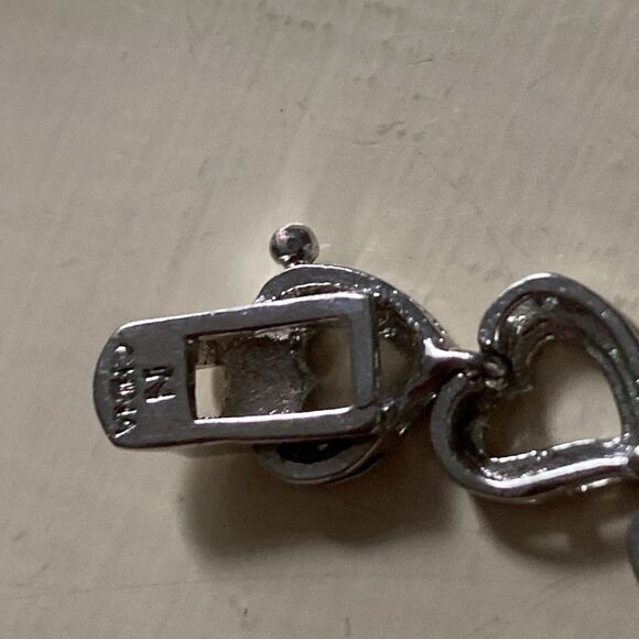 Key to your heart jewelry lot - 2 necklaces, 1 bracelet, pierced earrings - Picture 14 of 16